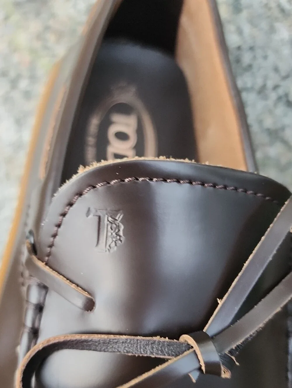 Tod's Dark Brown Leather Boat Shoes with Tan Sole Made In Italy Size 8